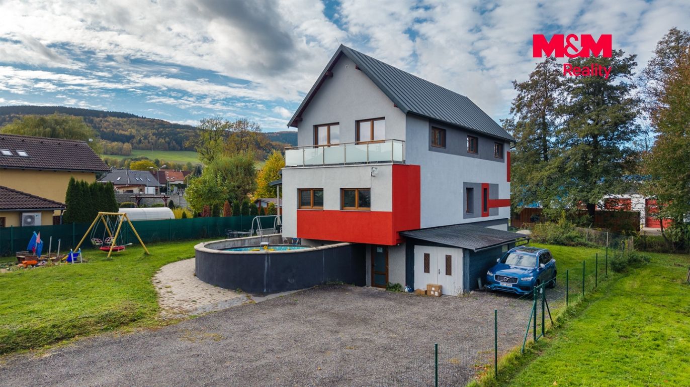 Dům