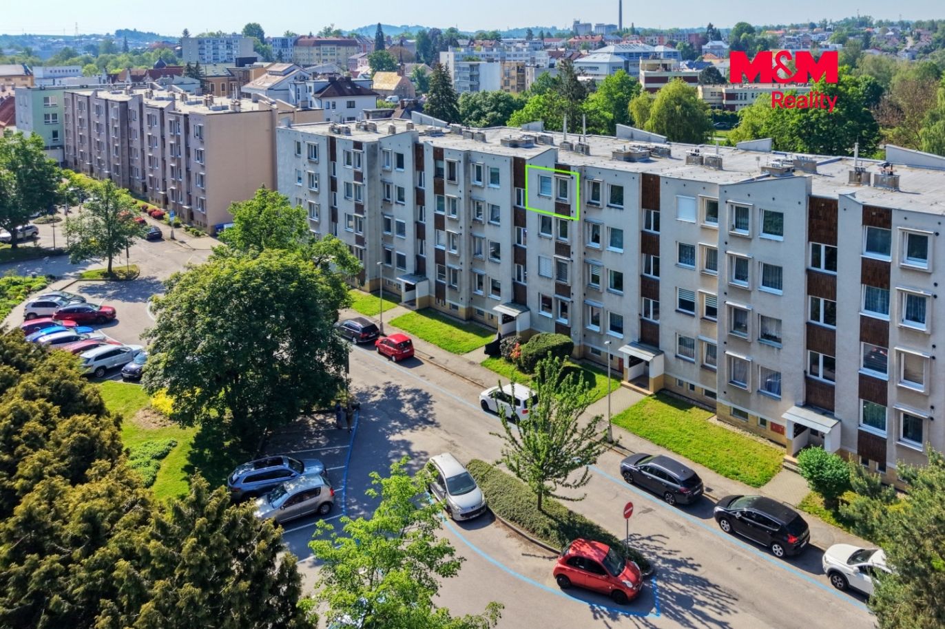 dům a okolí