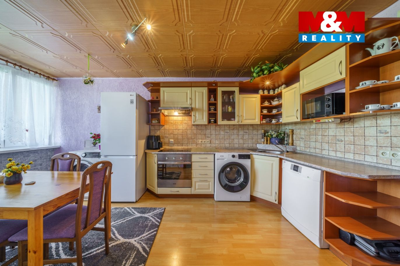 Prodej bytu 3+1, 70 m², Měděnec, ul. Náměstí