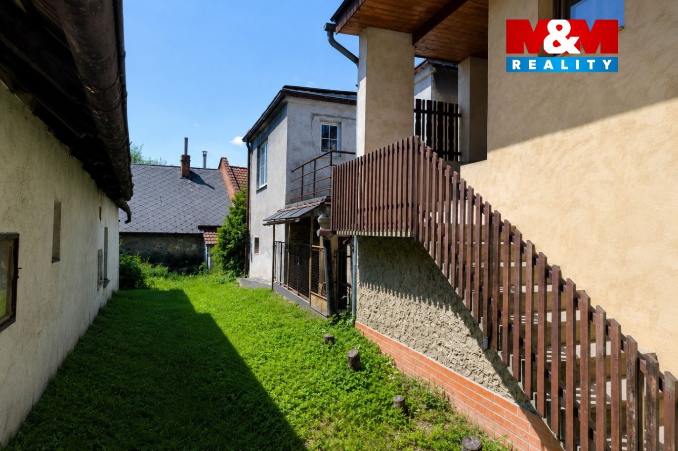 Pohled na dům z ulice Na Barborce/Zruč nad Sázavou