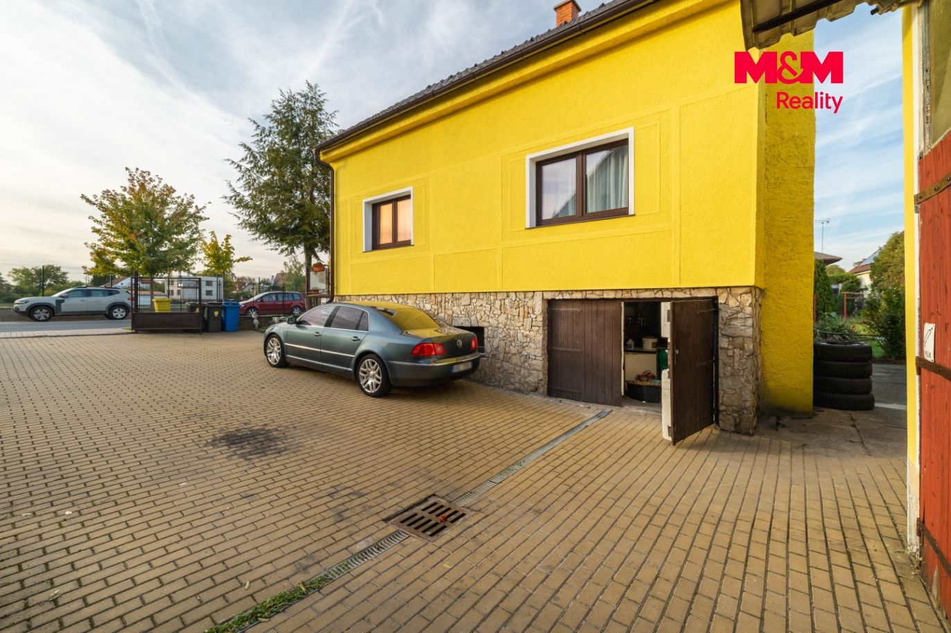Dům