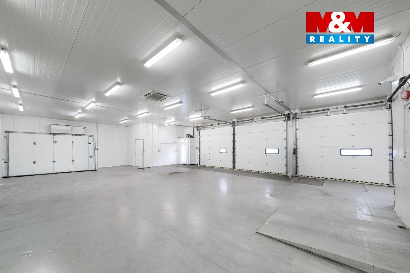 Pronájem obchodního objektu, Baška(Frýdek-Místek) 1300 m²
