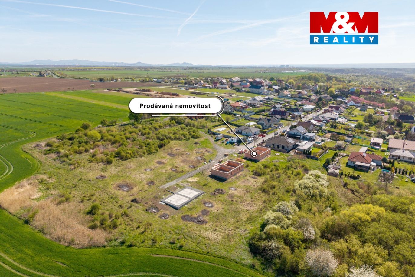 Pohled na nemovitost a okolí