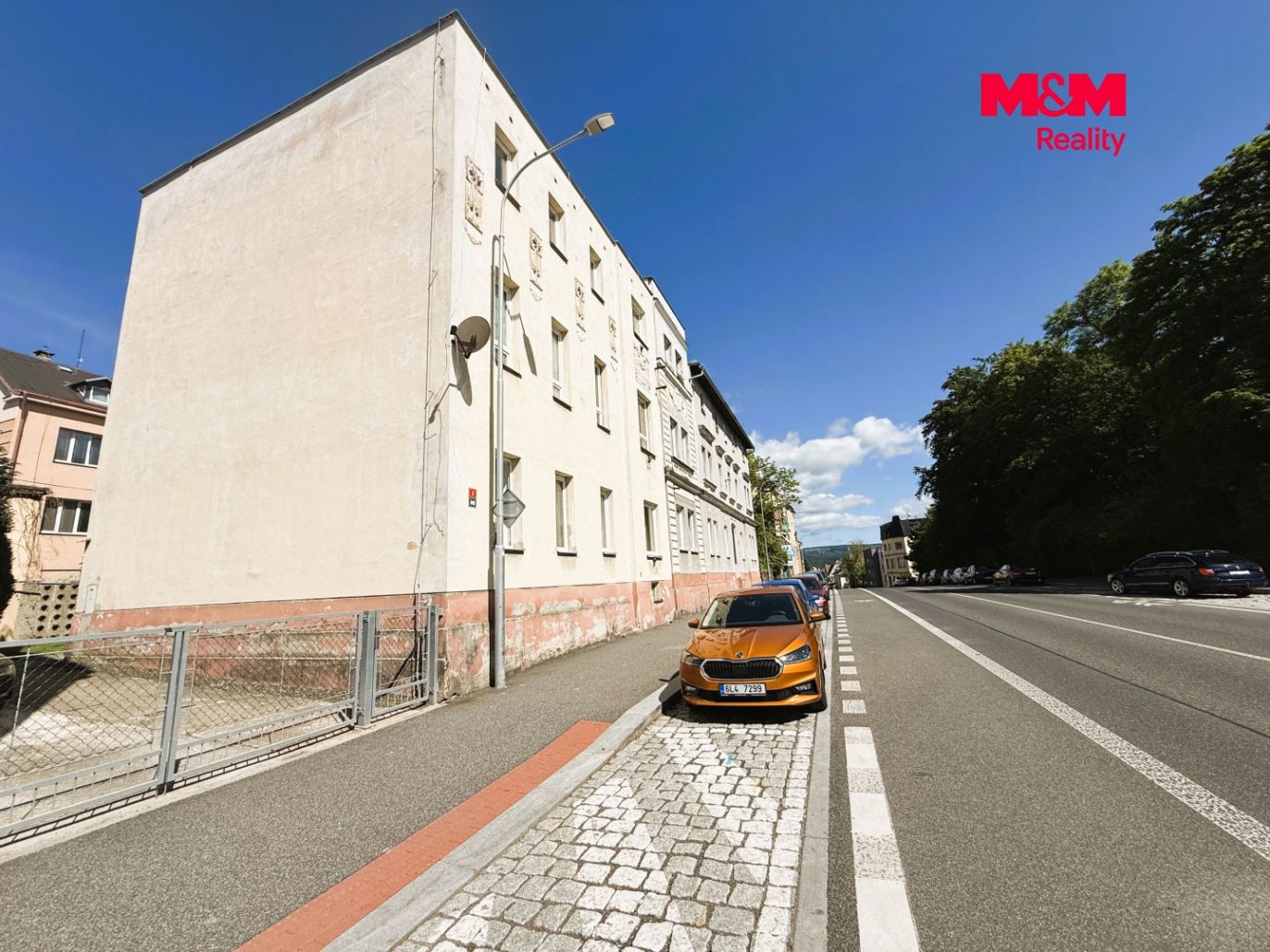 Dům