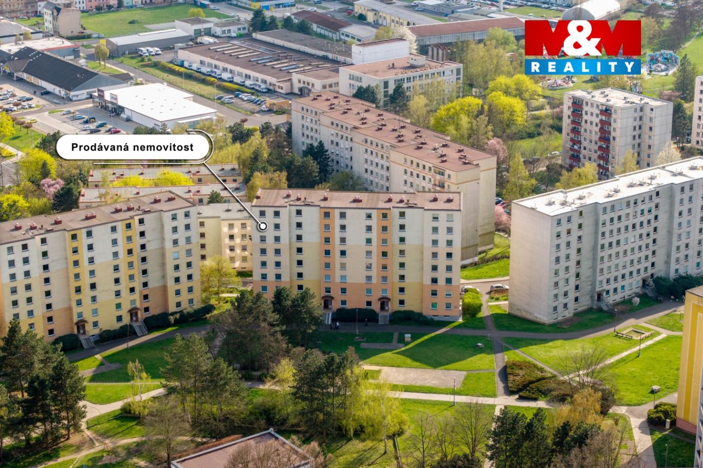 Pohled na dům a okolí