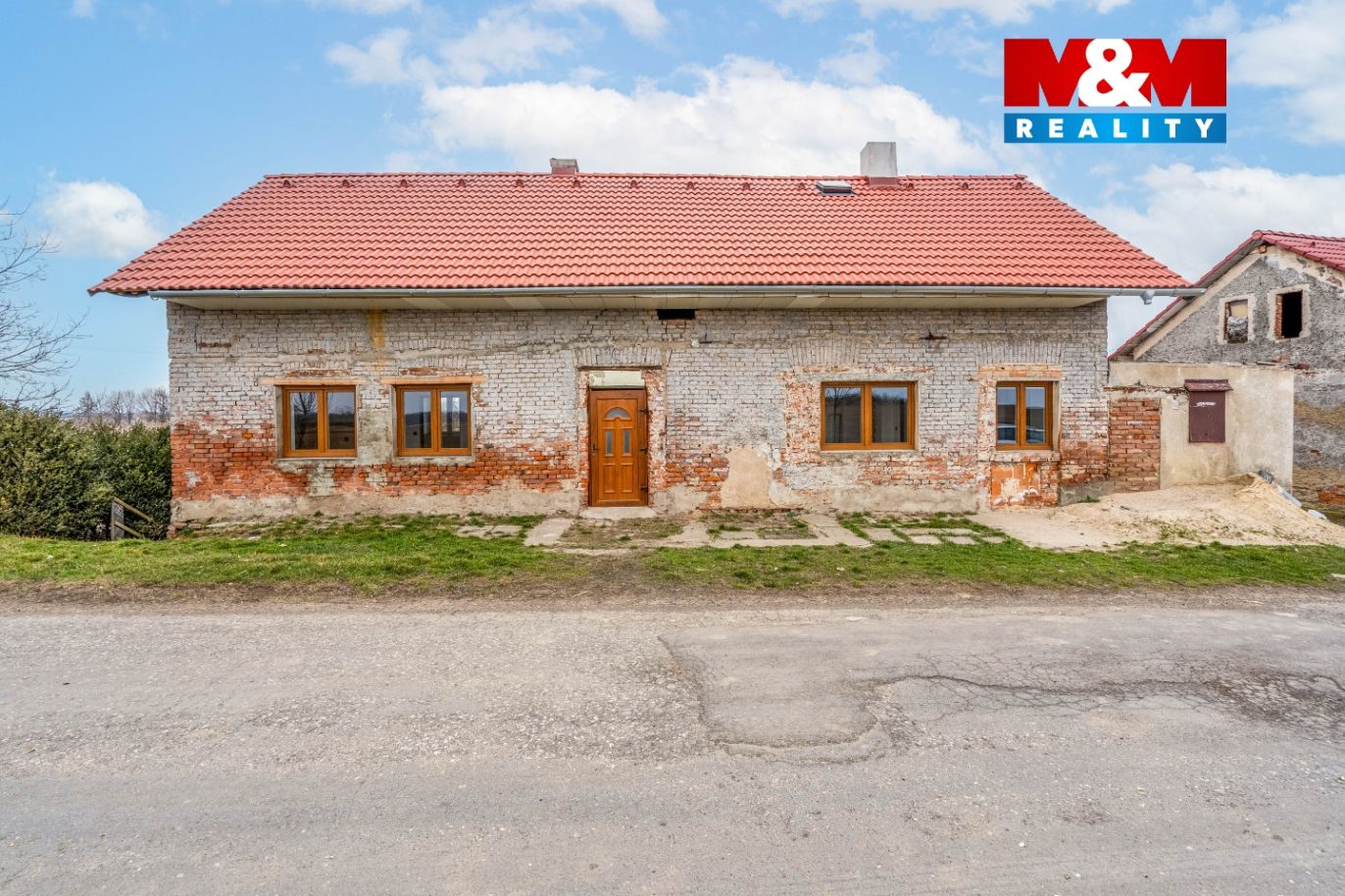 Dům