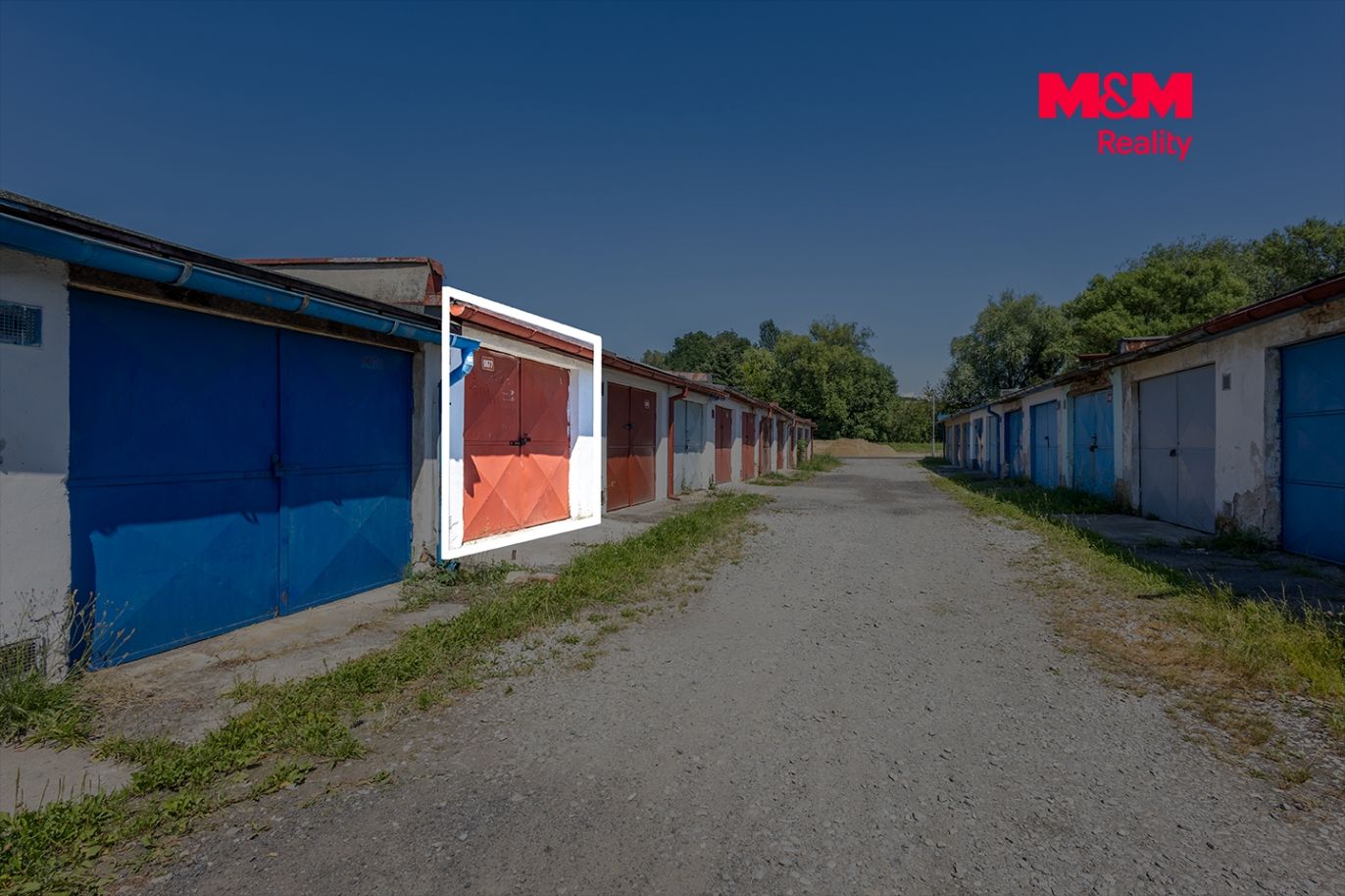 pohled na garáž