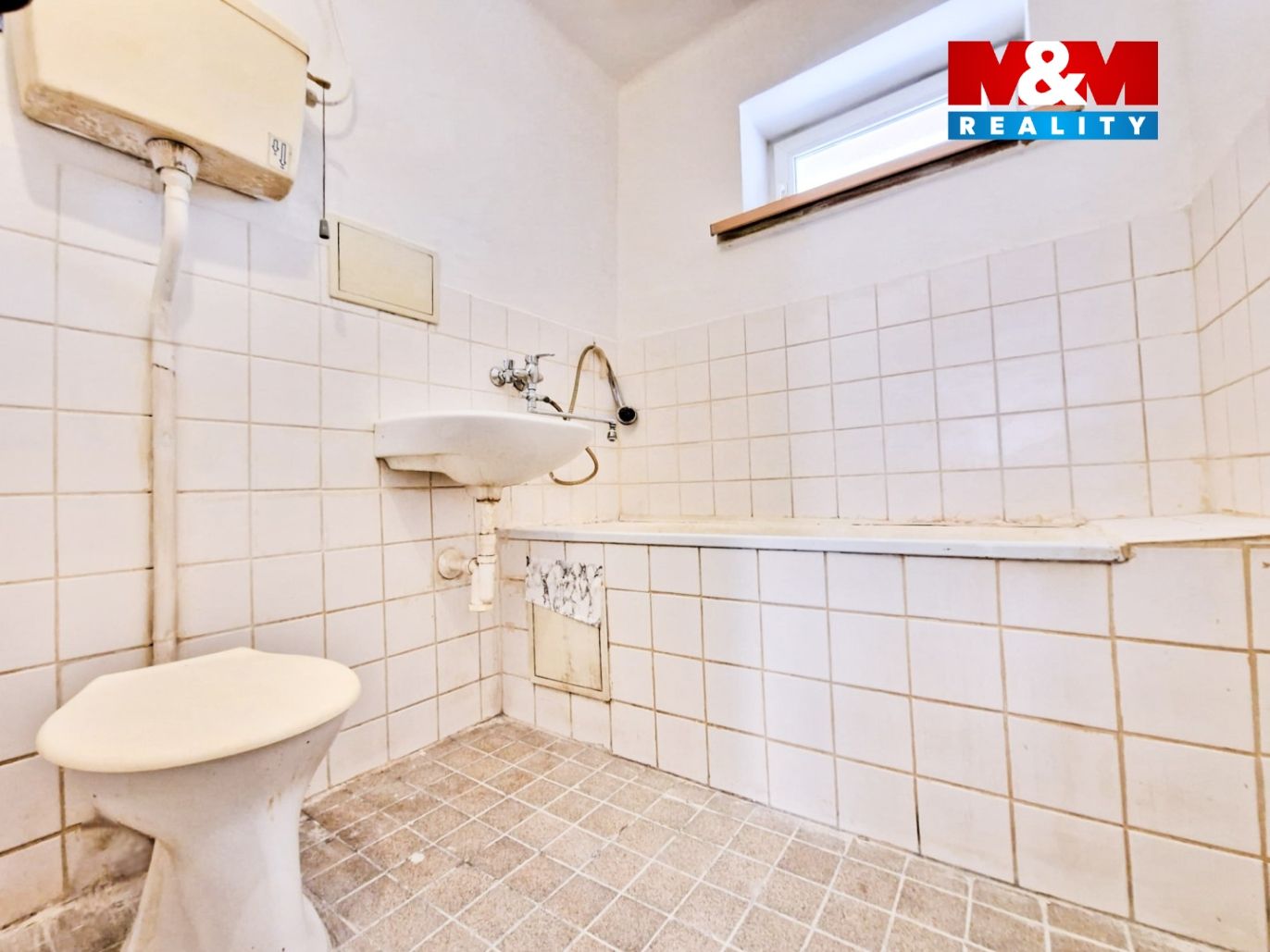 10 - koupelna a WC.jpg