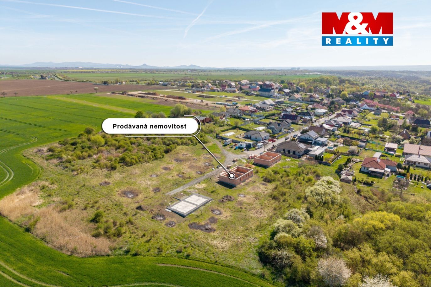 Pohled na nemovitost a okolí