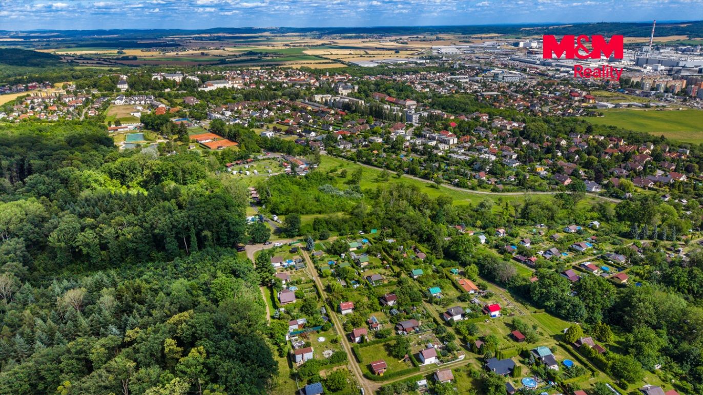 Pohled na zahradu a okolí