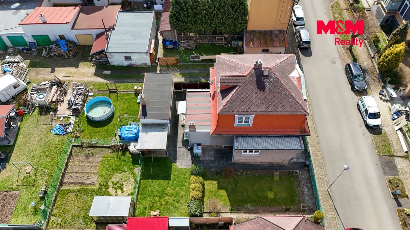 Dům