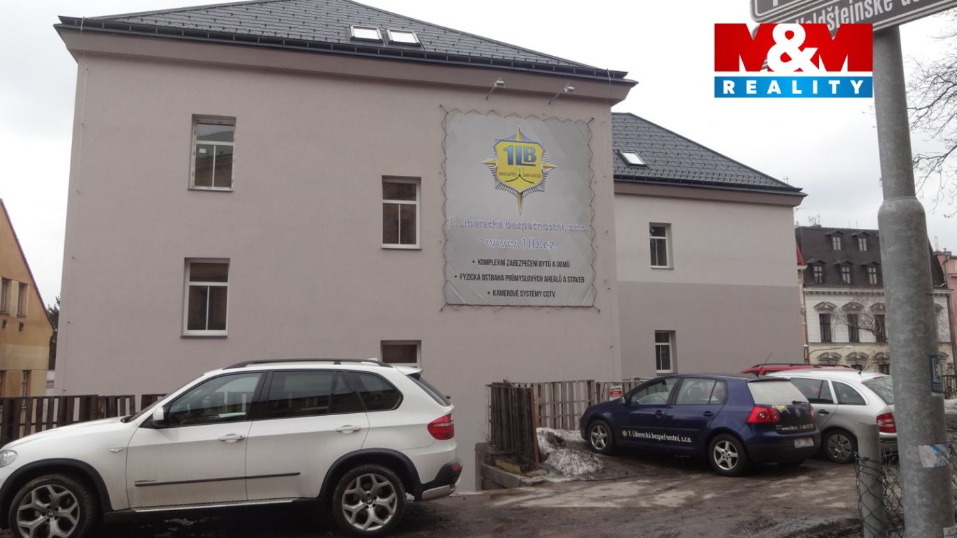 Parkoviště za domem