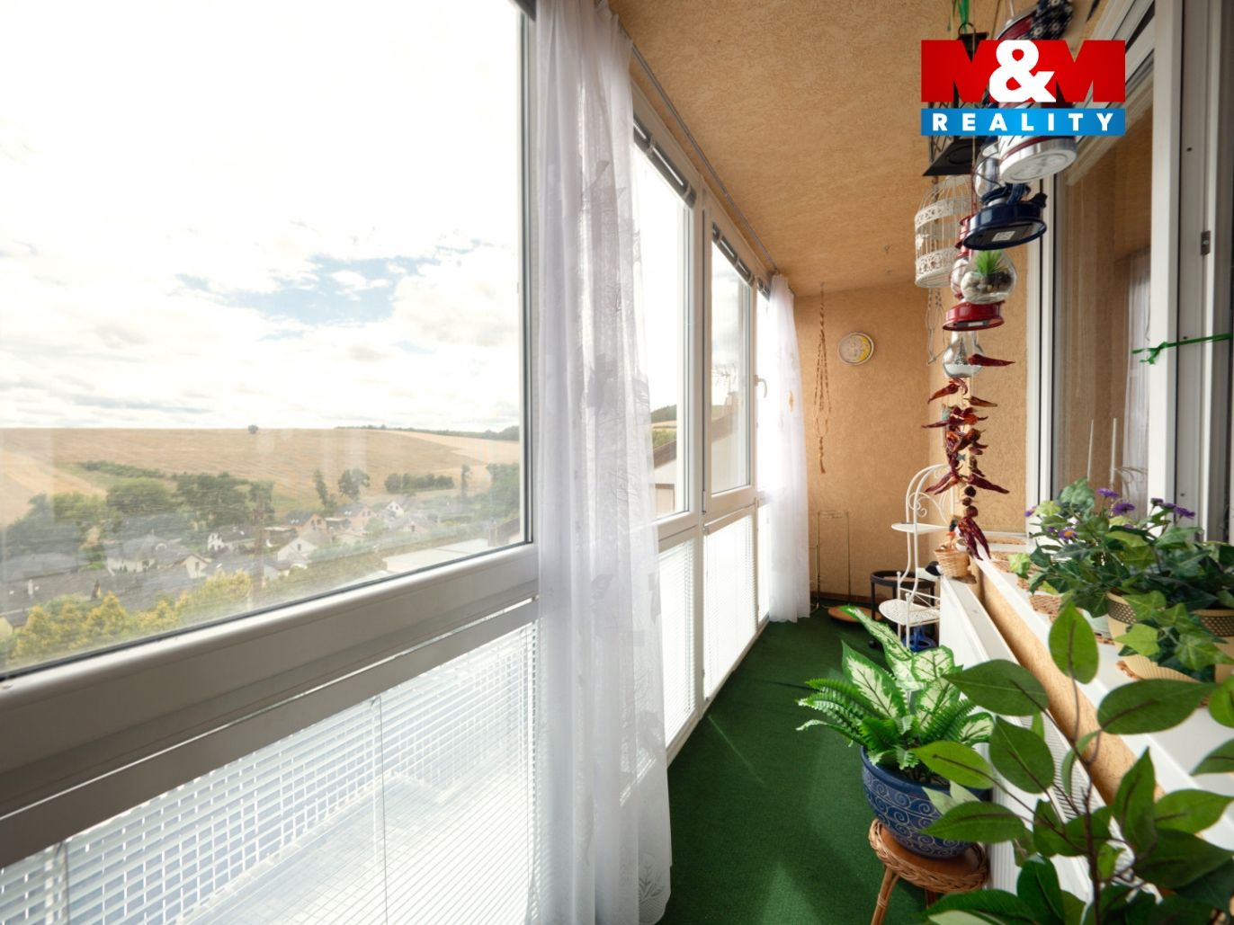 42fea7ca-0ae9-4dd3-b6bf-619a73dd59bb.jpg