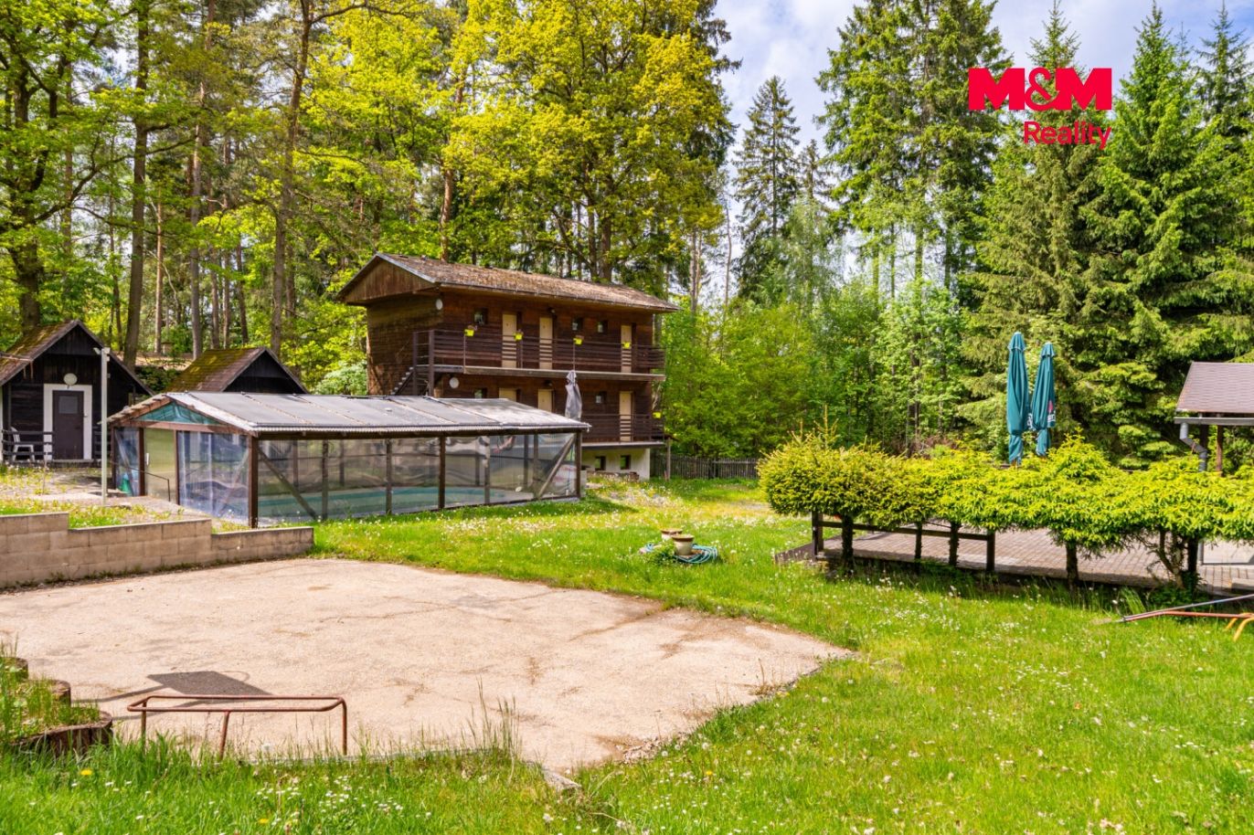 Pronájem rekreačního areálu- kemp, 795 m², Mezirolí