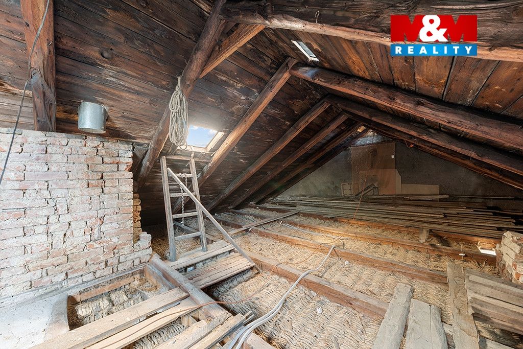 půda