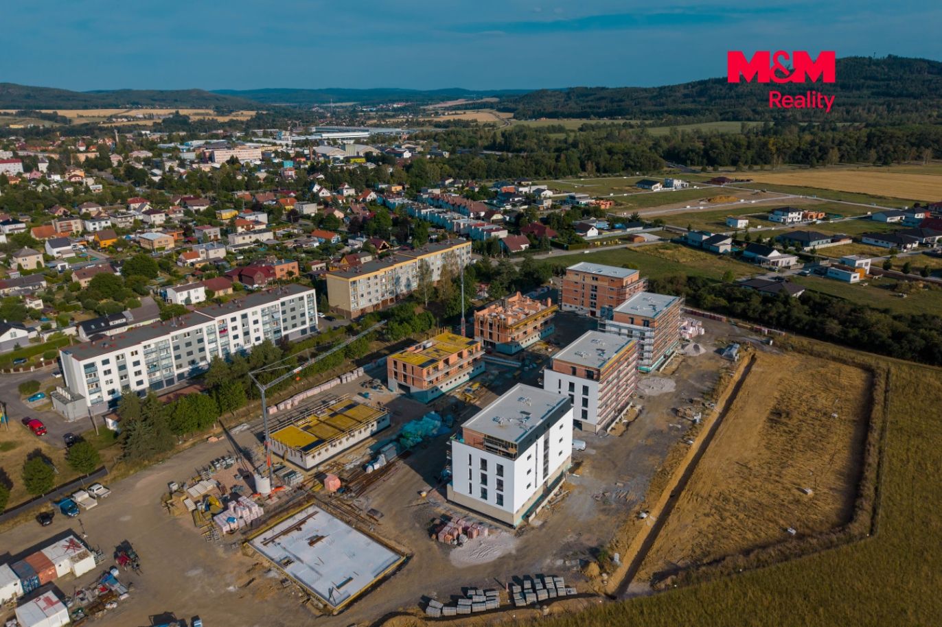 Pohled na krajinu a město Rokycany