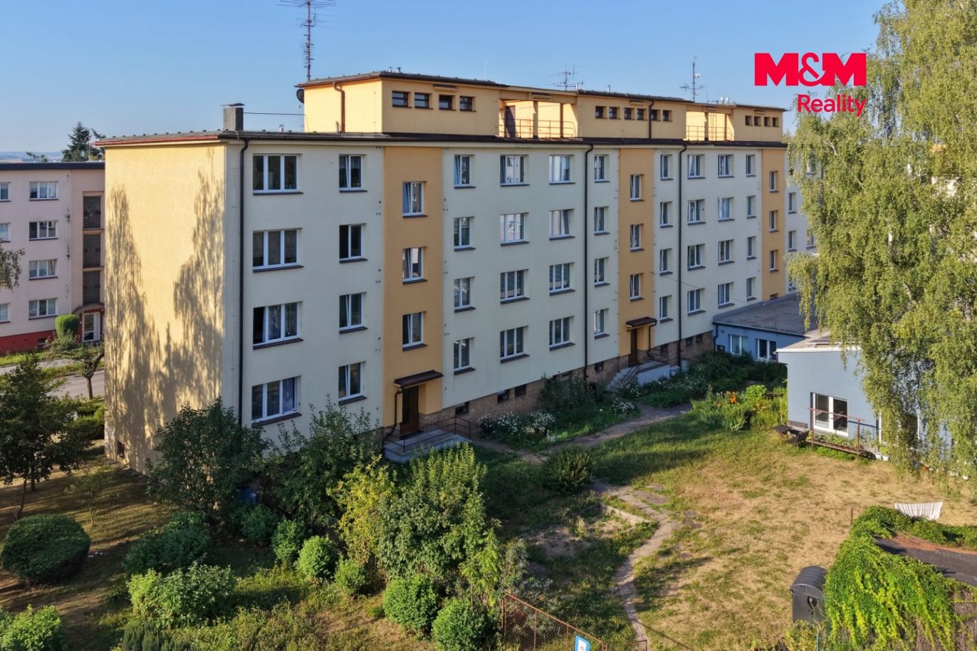 Dům a okolí