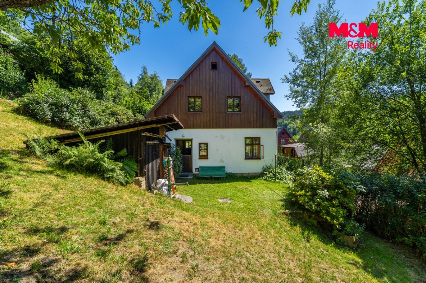 Dům