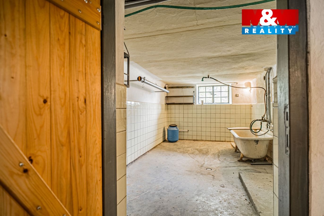 f6d8aa7a-6e84-4afd-84a0-eddf252ae417.jpg