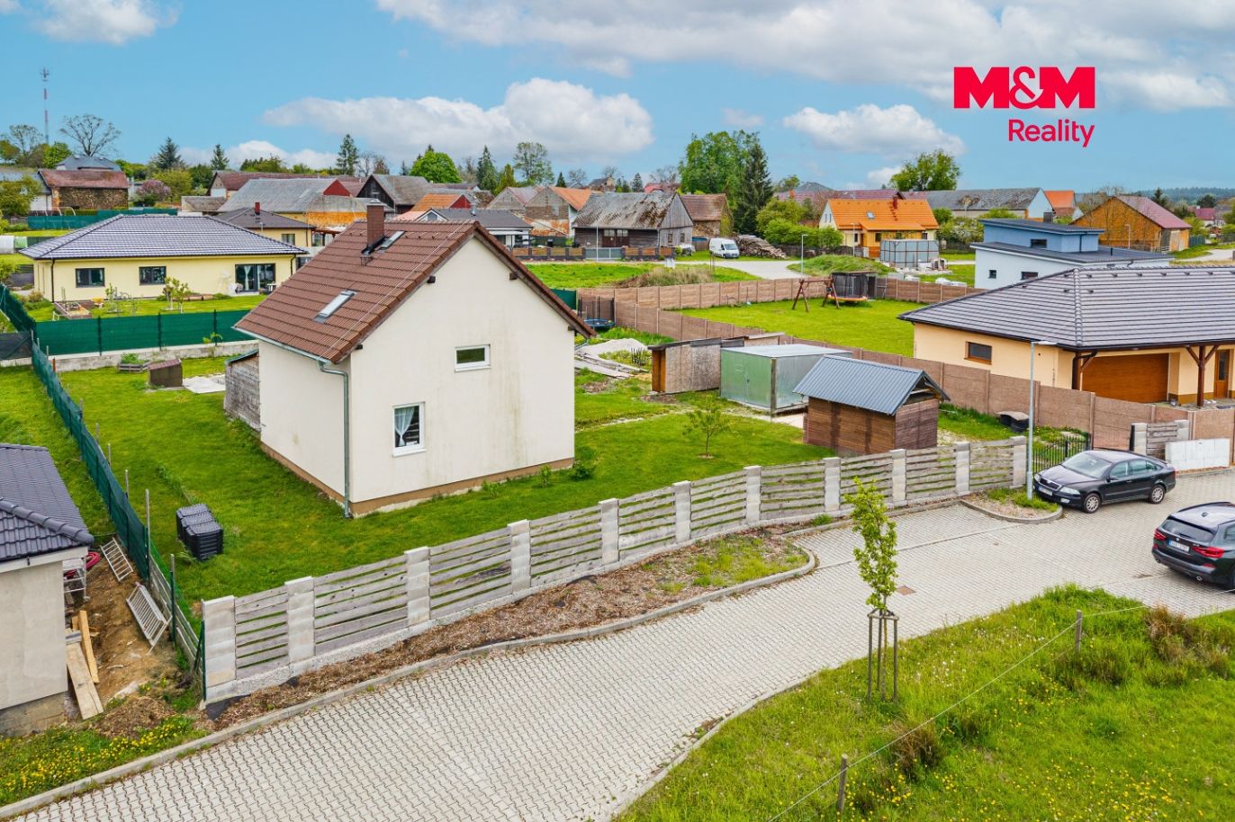 Dům