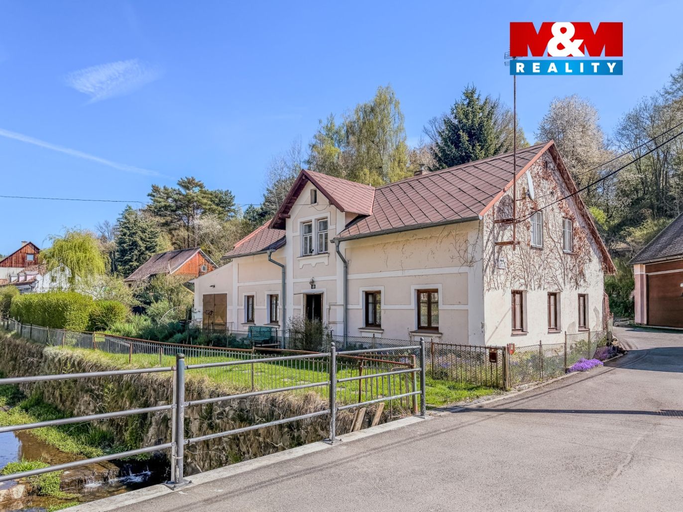 dům