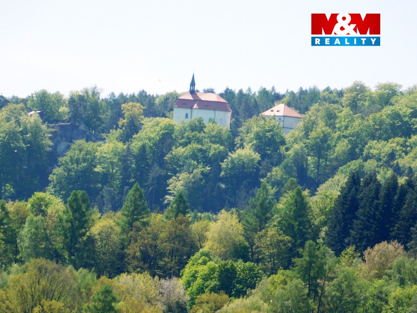 výhled na hrad Valštejn