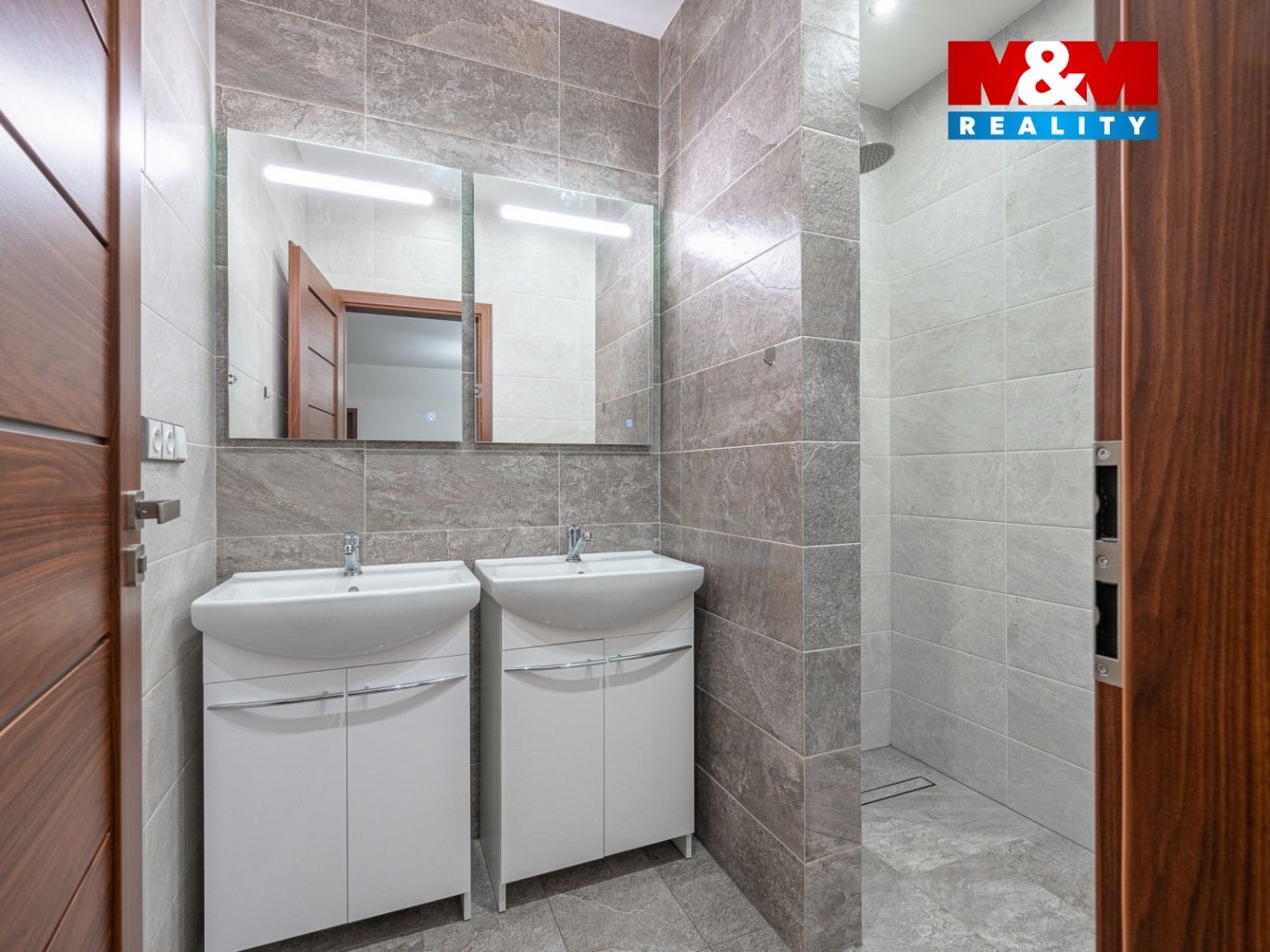 Prodej rodinného domu, 450 m², Neustupov