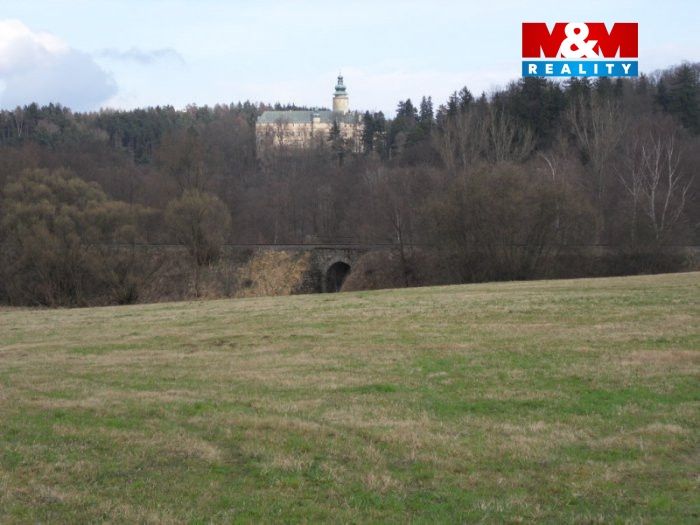 pohled na pozemek 
