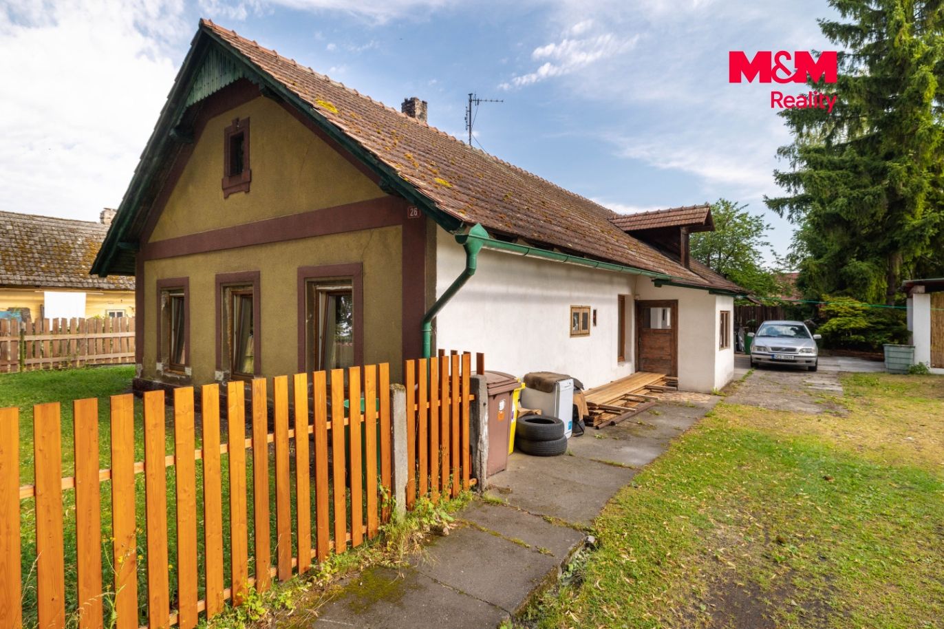 DŮM