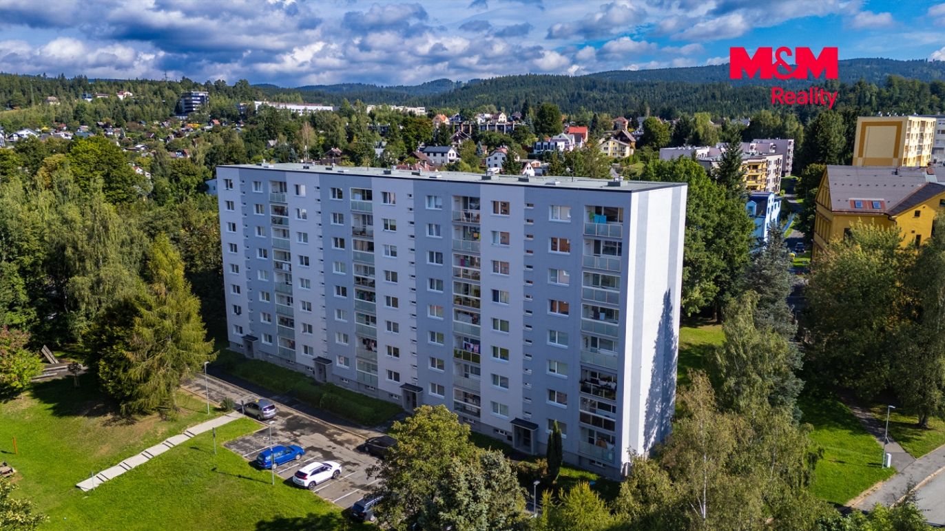 dům a okolí