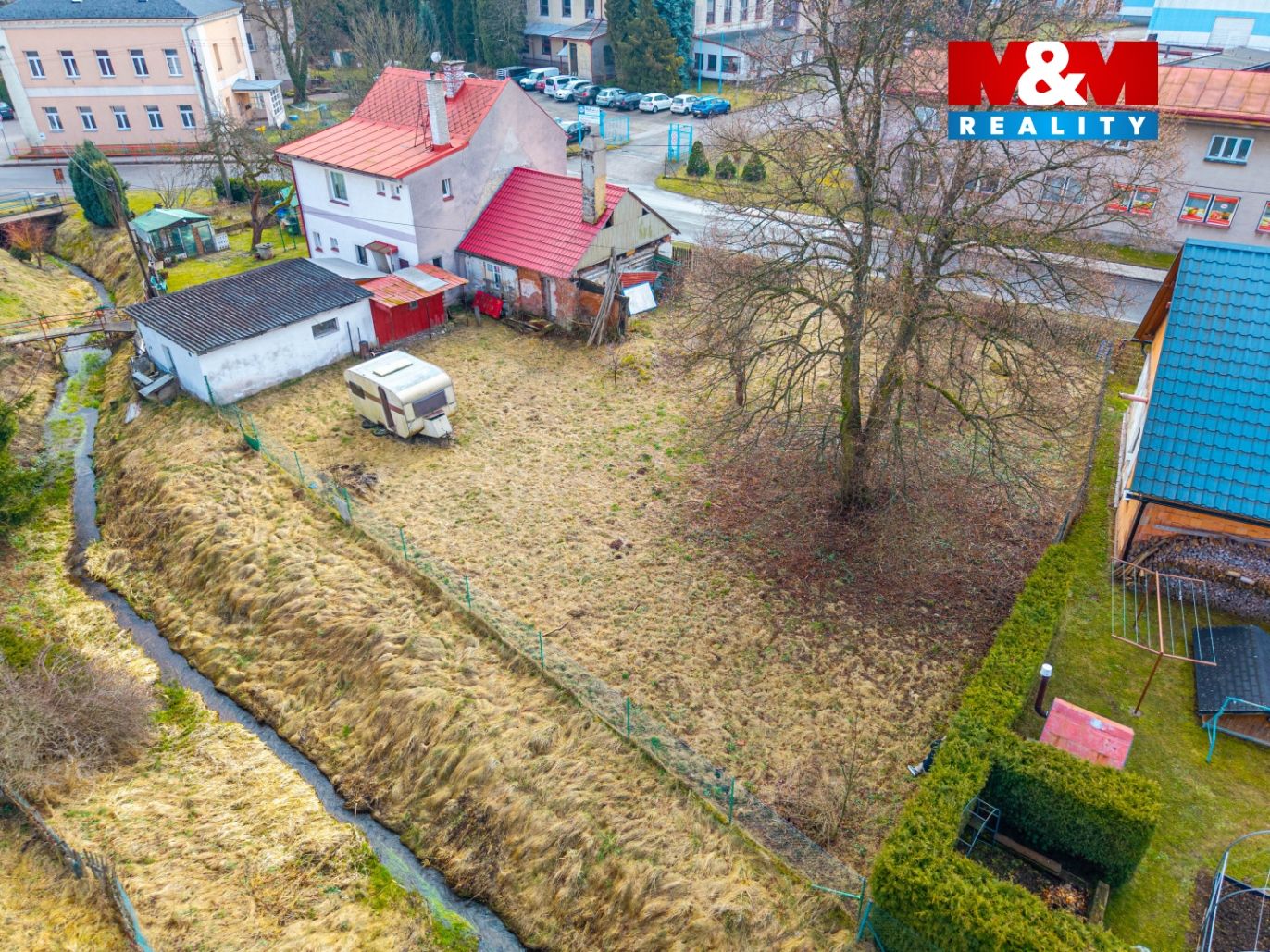 Pozemek a dům