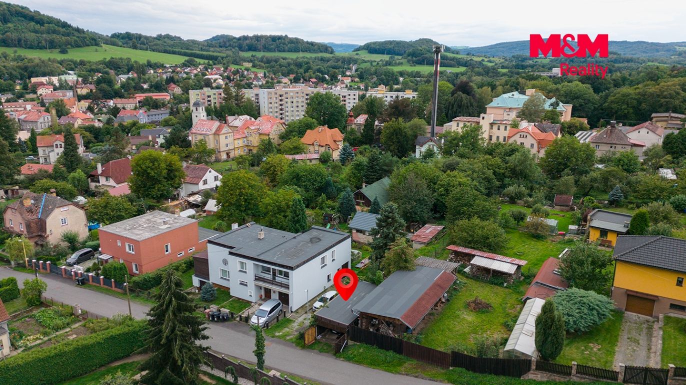 pohled na garáž