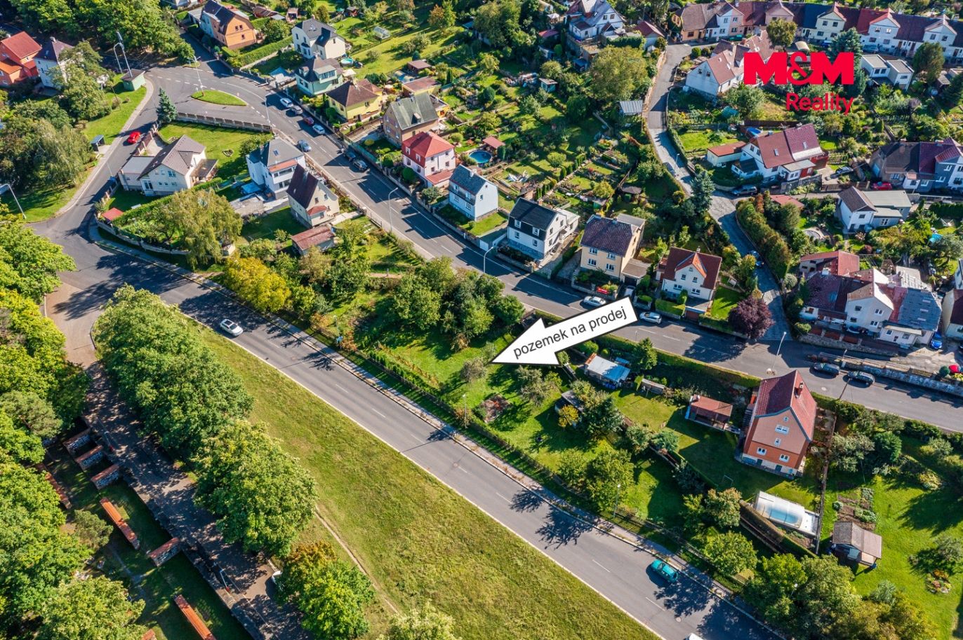 pohled na pozemek