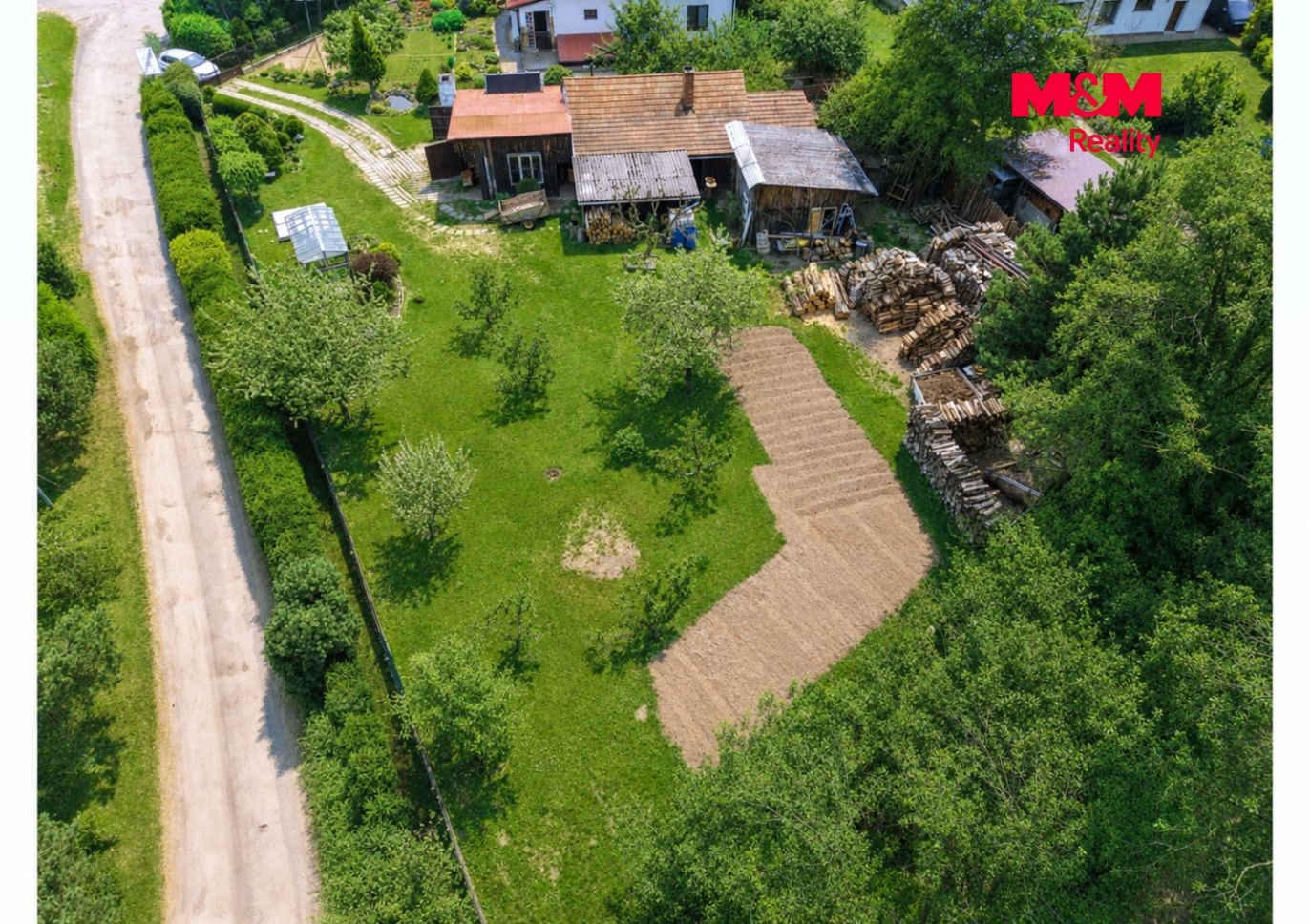 Pozemek a okolí