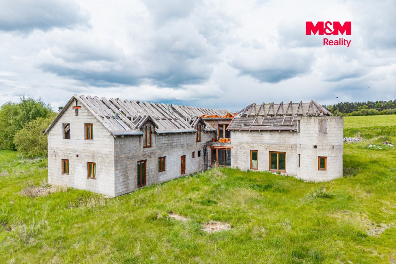 Dům