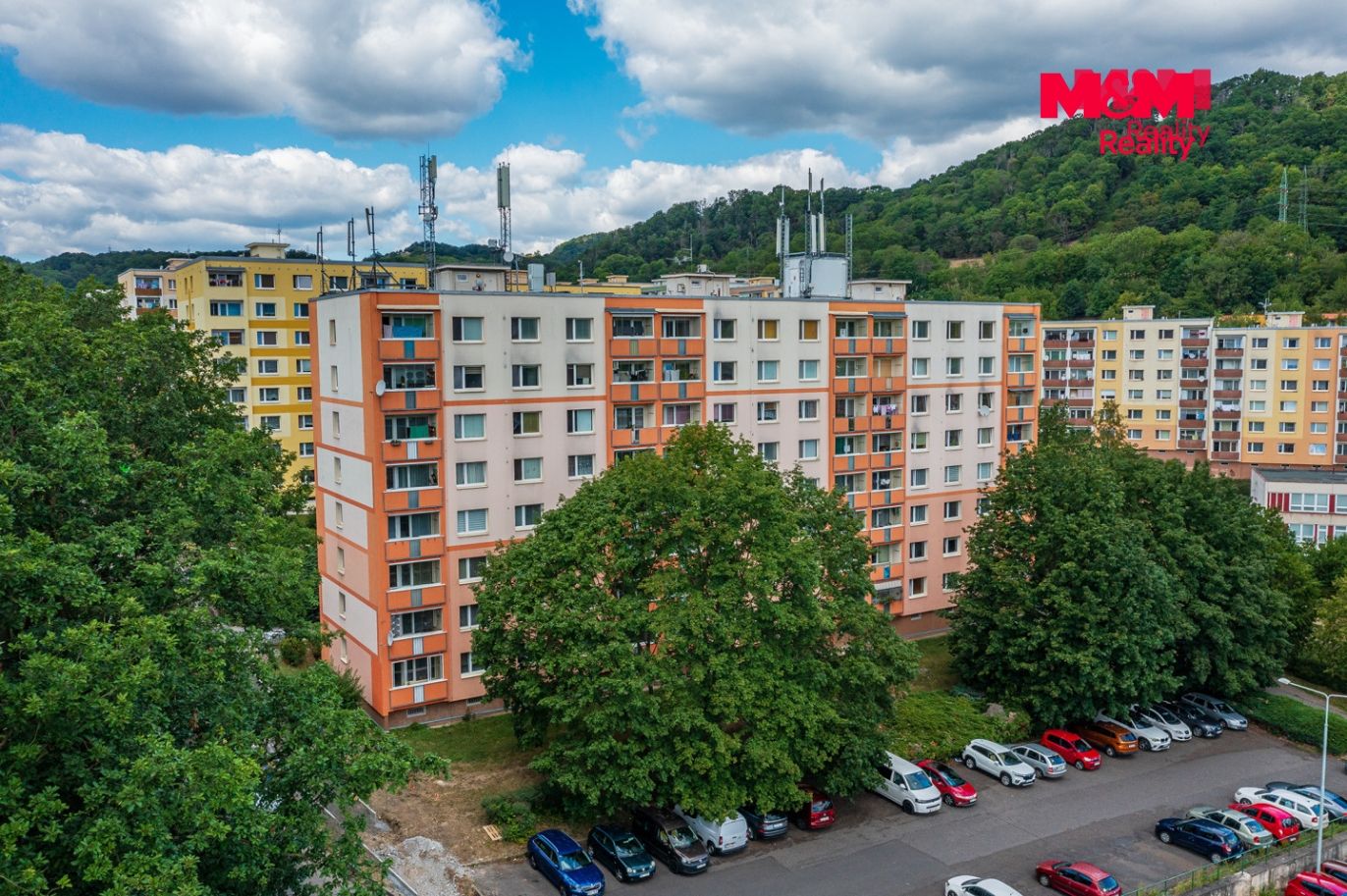 Pohled na dům a okolí