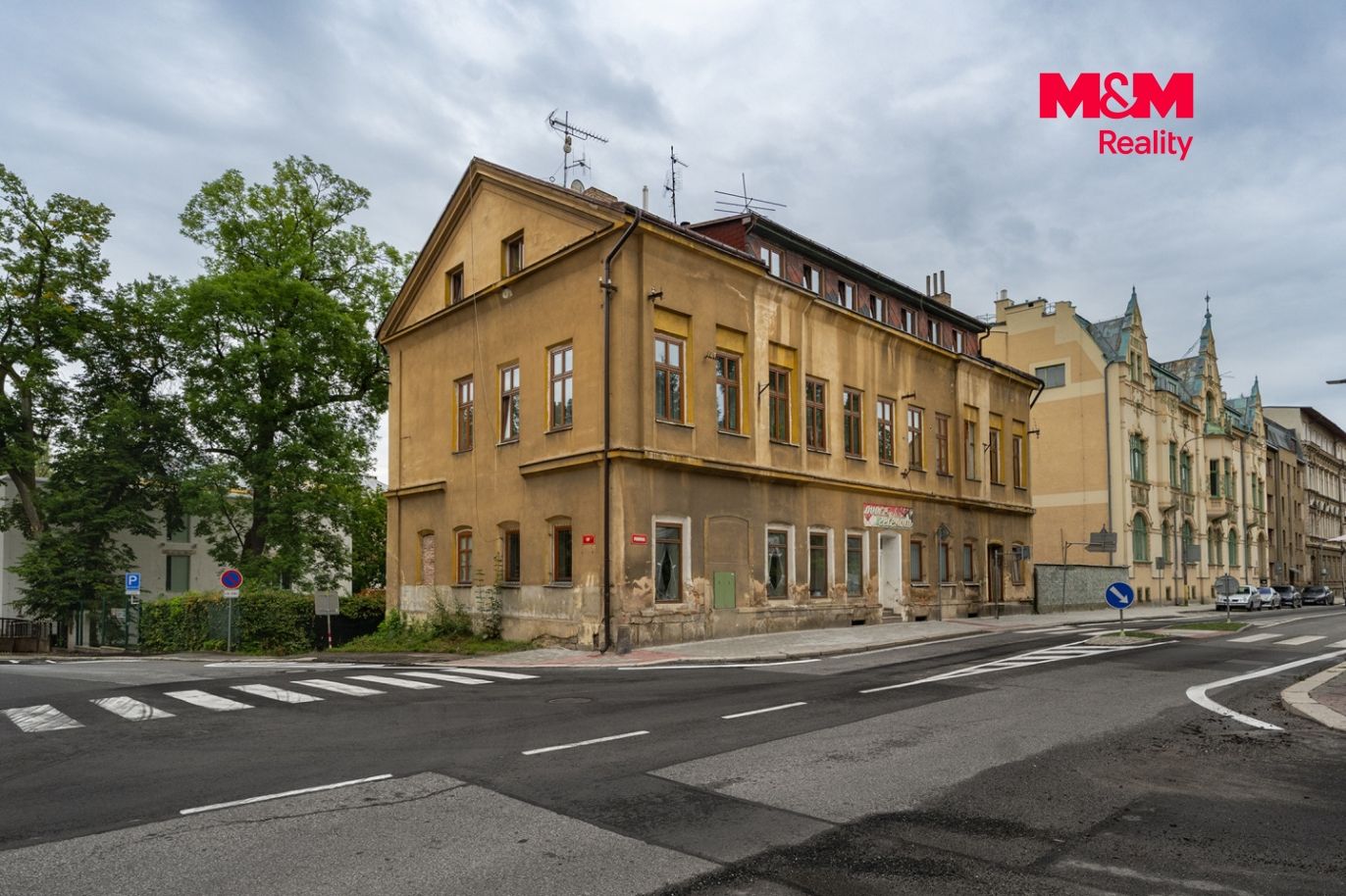 Dům