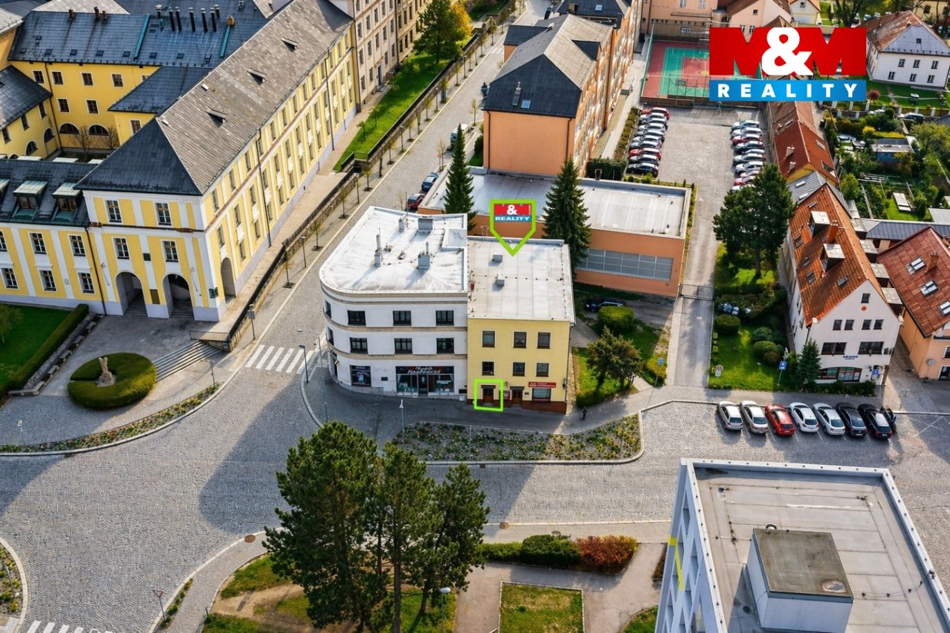 Dům a okolí