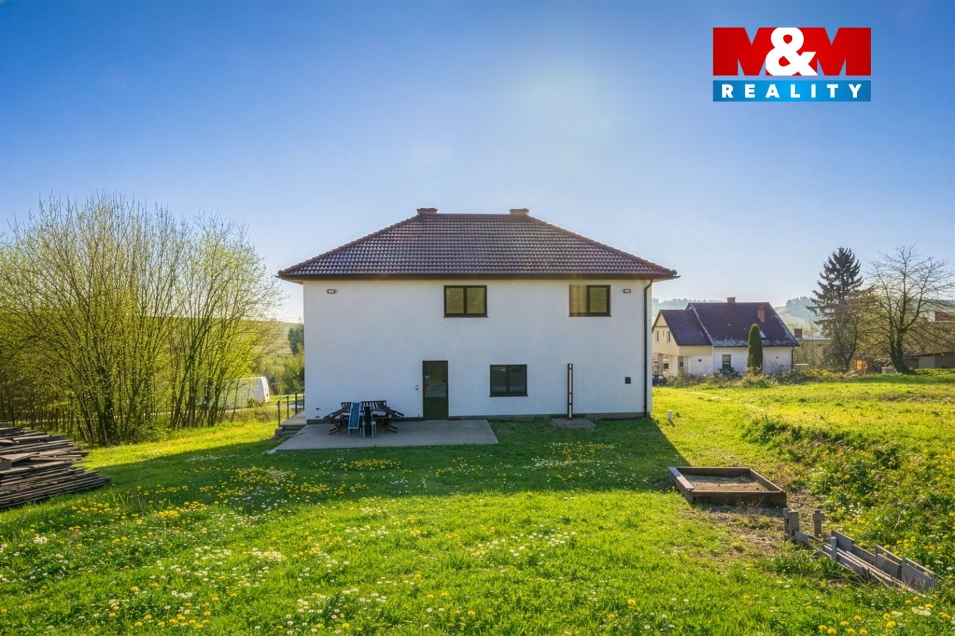 Prodej rodinného domu, 450 m², Neustupov