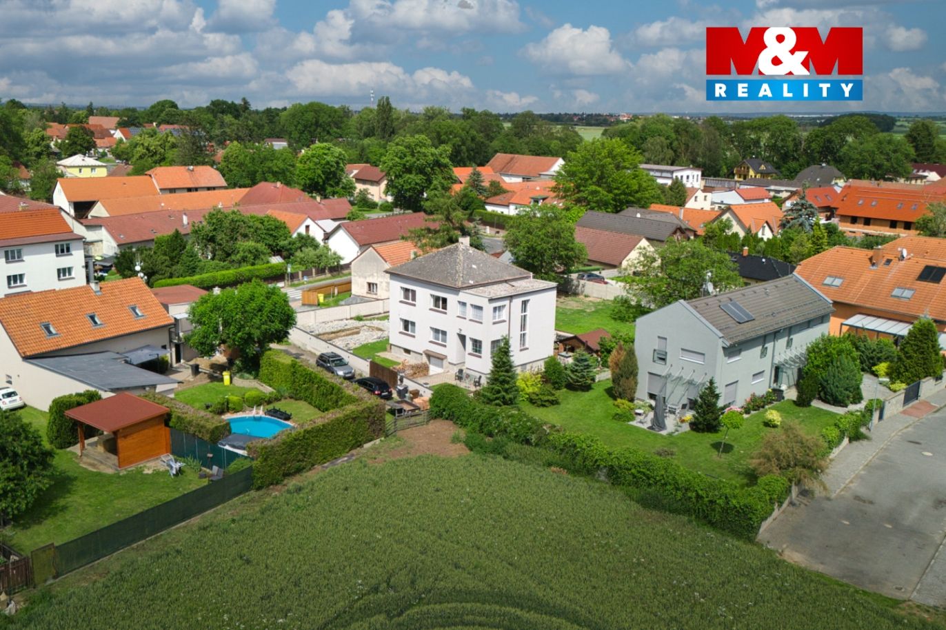 Dům