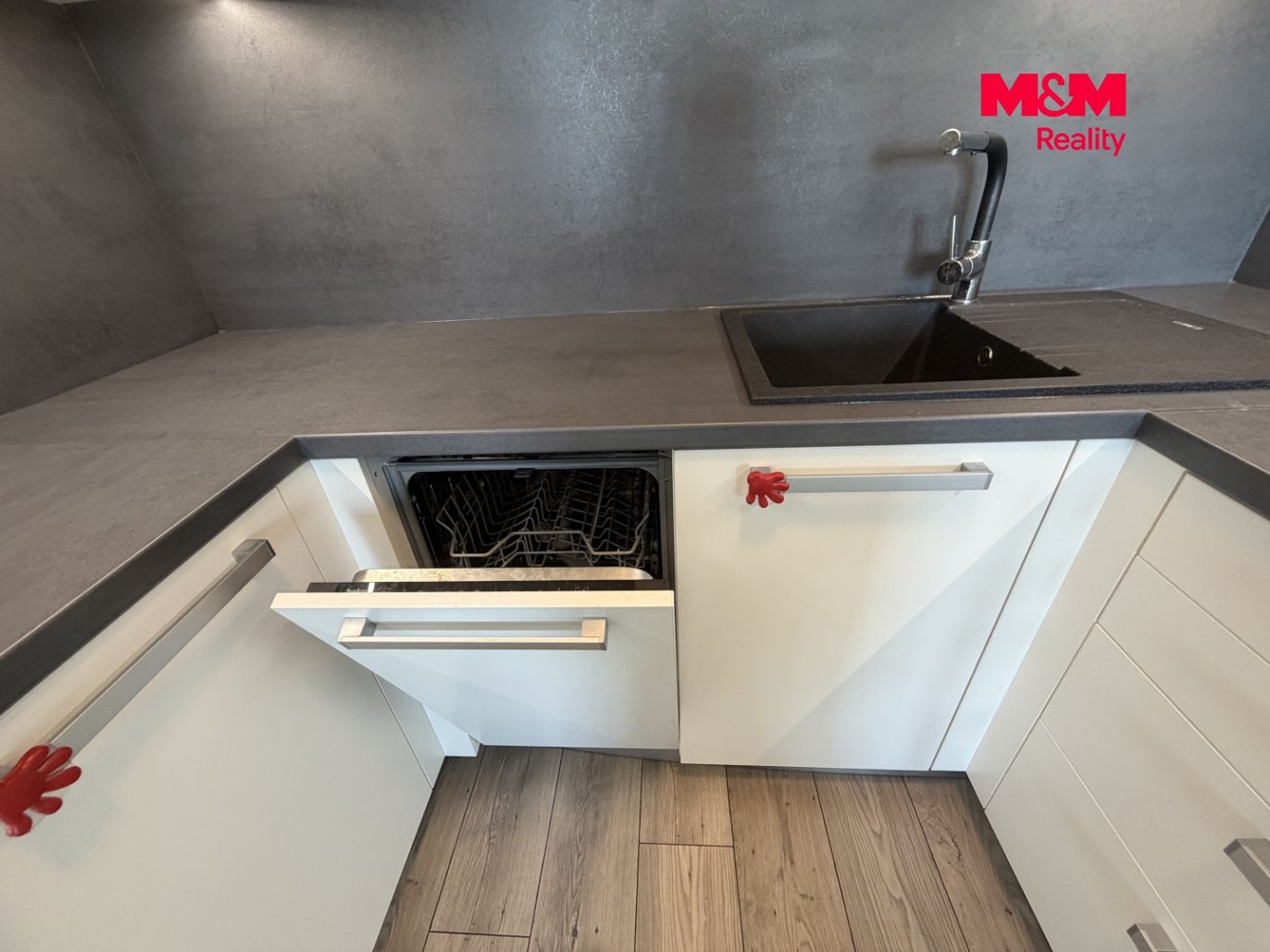 Pronájem bytu 2+kk, 52 m², Praha, ul. Limuzská