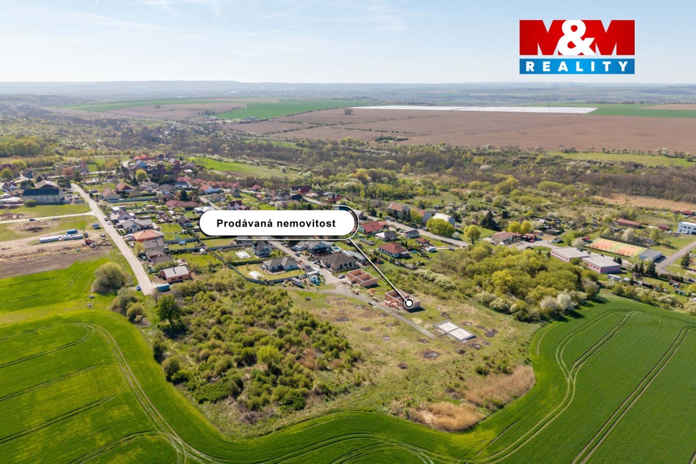 Pohled na nemovitost a okolí