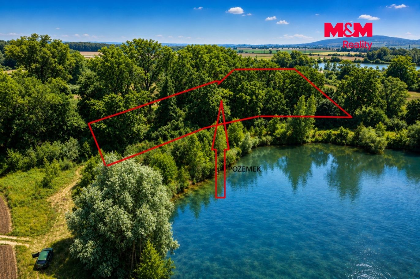 Pozemek u pískovny