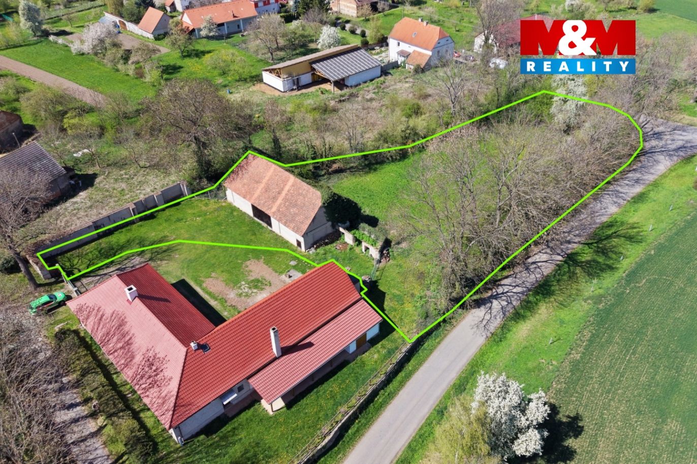 stodola s pozemky