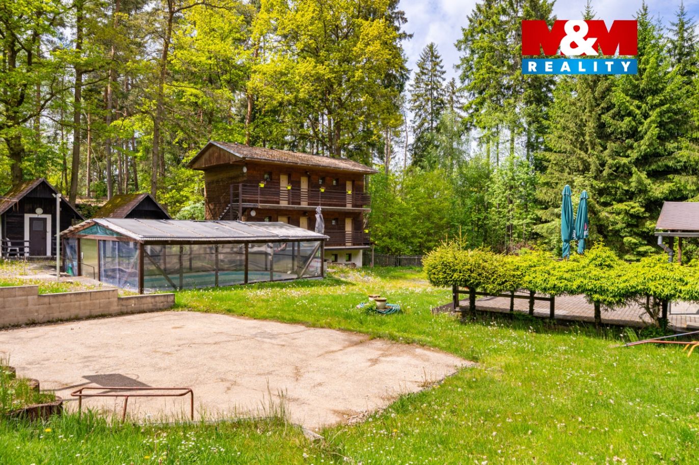 Prodej rekreačního areálu- Kemp, 795 m², Mezirolí