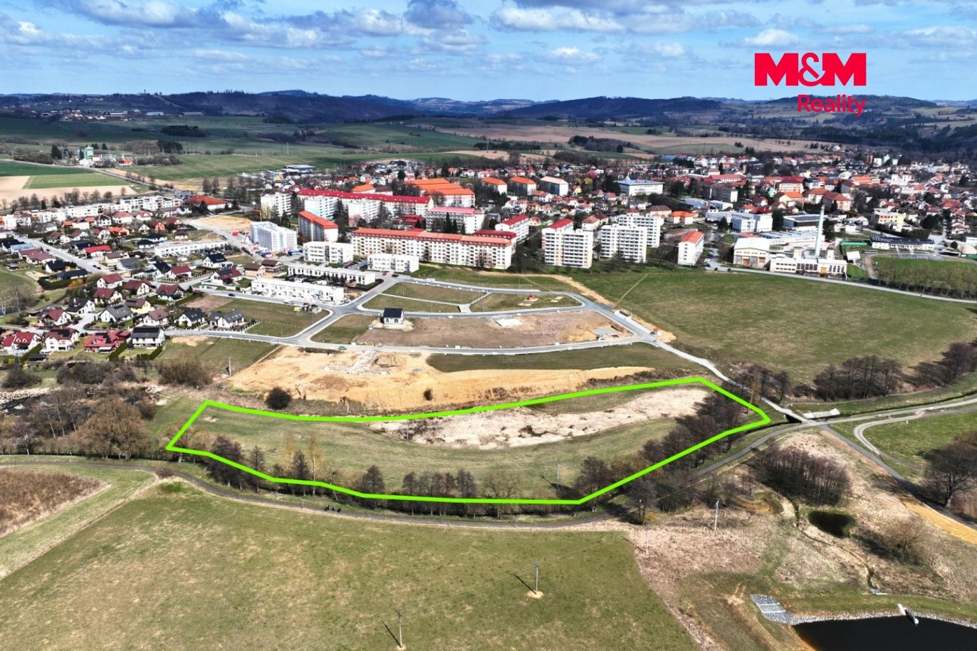 louka a okolí
