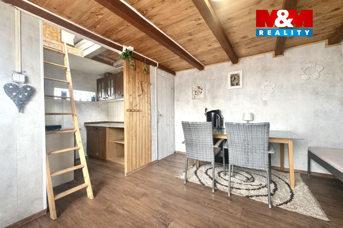 Prodej zahrady s chatou, 416 m², Údlice