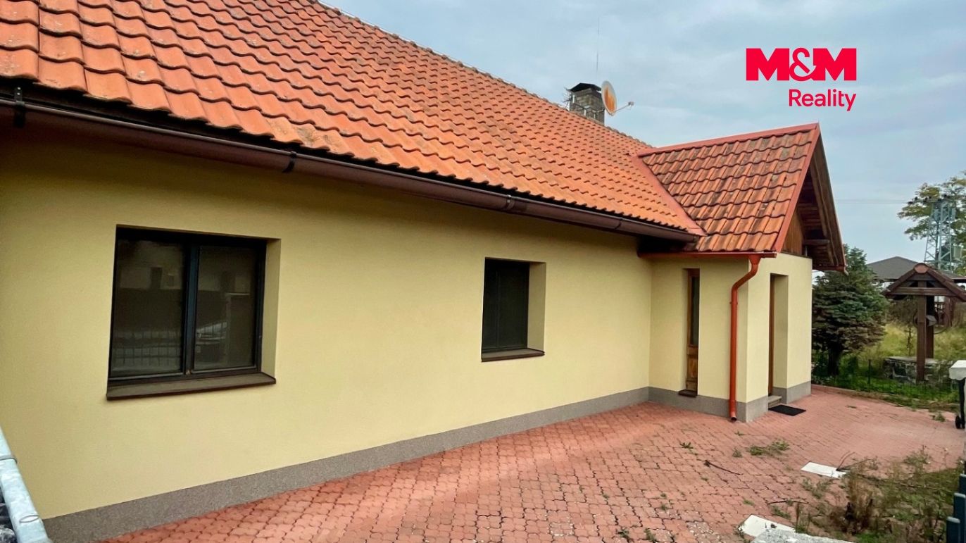 Pohled na dům ze dvora