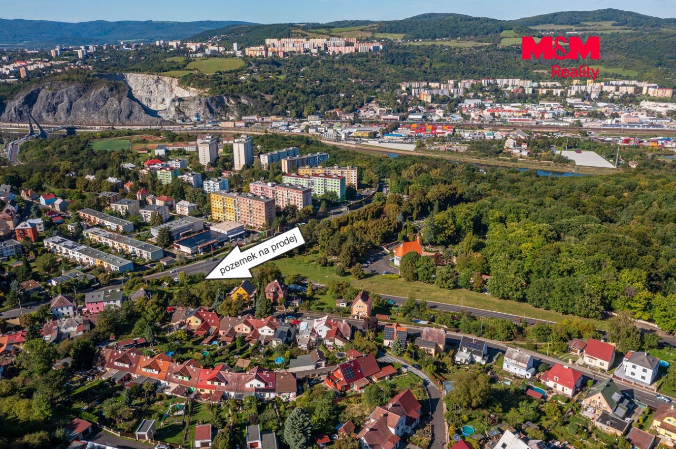 pohled na pozemek