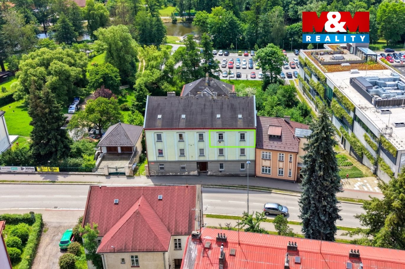 Dům a okolí